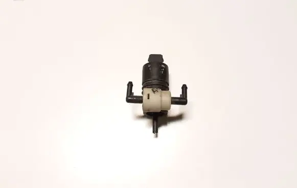 SsangYong Actyon Windscreen/windshield washer pump 90585762