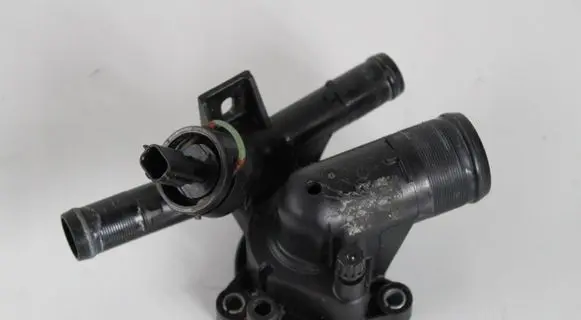 Nissan X-Trail T32 Thermostat housing 