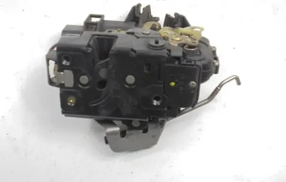 Audi A6 Allroad C5 Rear door lock 4B0839016B