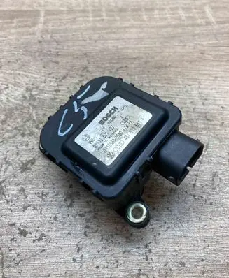 Audi A6 S6 C5 4B Air flap motor/actuator 4B1820511A 0132801127