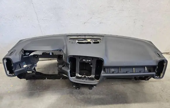 Volvo XC40 Dashboard 311700601