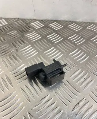 Volkswagen Touareg II Turbo solenoid valve 037906283C