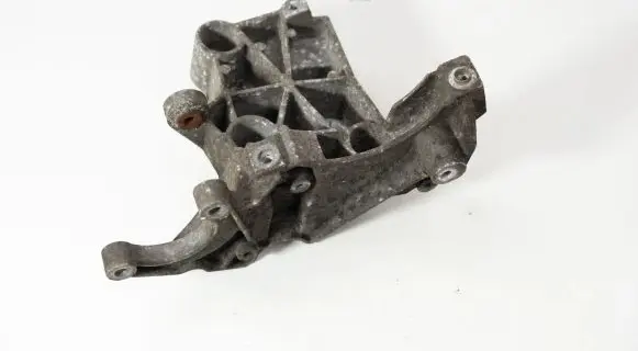 Audi A4 S4 B7 8E 8H Engine mounting bracket 059145169AA