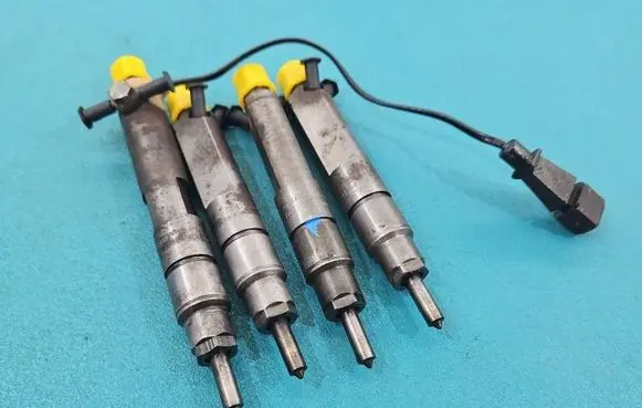 Volkswagen Golf III Fuel injector 028130201G IMPRK1400484