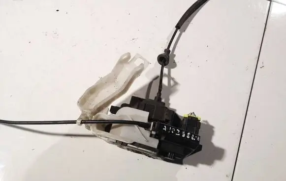 Chevrolet Lacetti Rear door lock