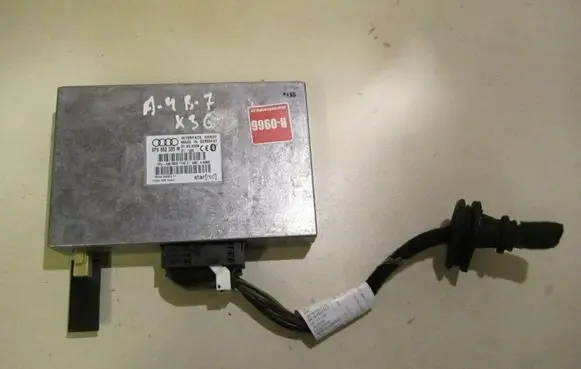 Audi A4 S4 B7 8E 8H Bluetooth control unit module 8P0862335M