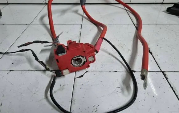 BMW 5 E60 E61 Positive cable (battery) 10304410 6989782