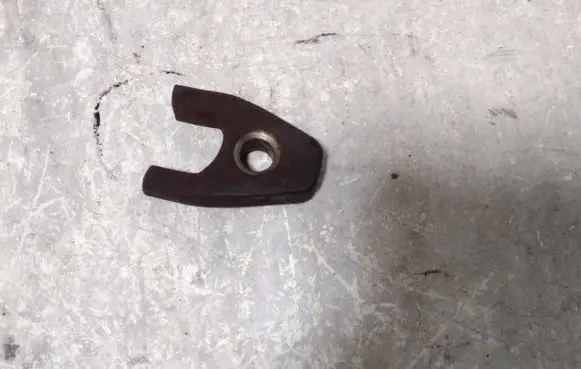 KIA Sorento Fuel Injector clamp holder