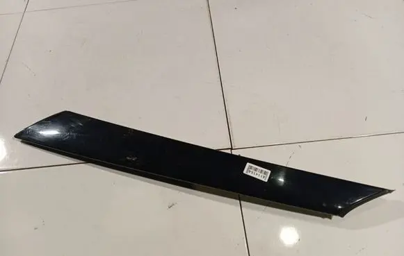Skoda Fabia Mk2 (5J) Front door glass trim molding 5J6853264A