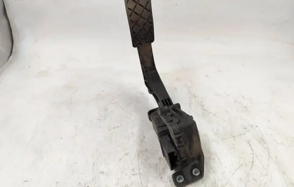 Audi A6 S6 C6 4F Accelerator throttle pedal 4F1721523B 6PV00898407