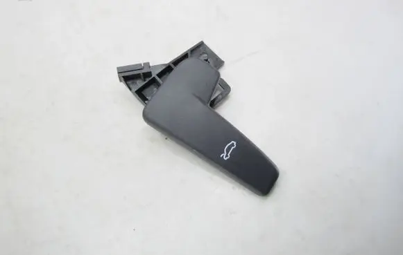Volkswagen Tiguan Engine bonnet (hood) release handle 517823633B