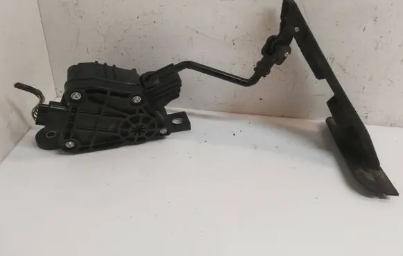 Honda Accord Accelerator throttle pedal 1988007730 09M1730025