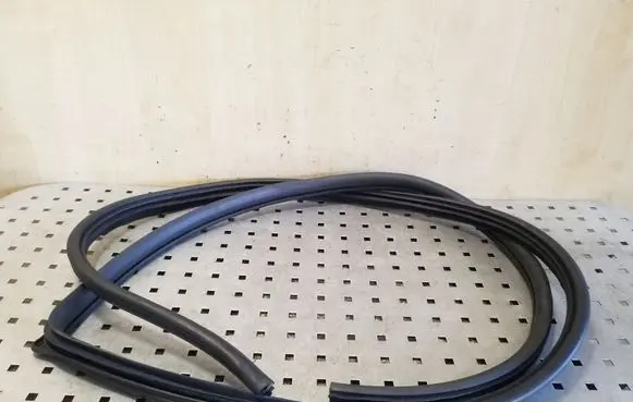 Front door rubber seal