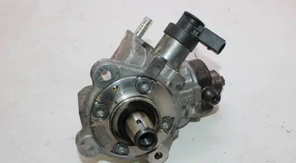 BMW X3 F25 Fuel injection high pressure pump 7810696 0445010517 100830