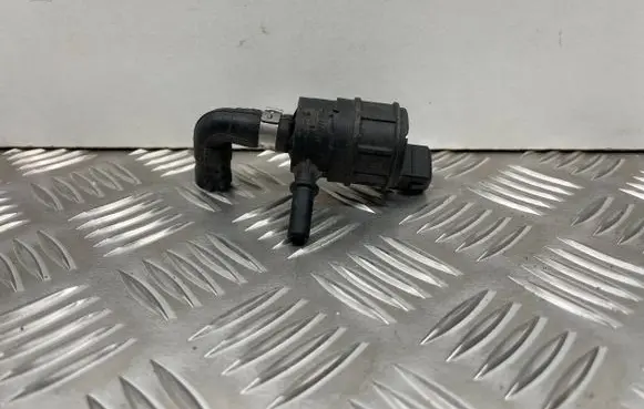 Mercedes-Benz GL X164 Turbo solenoid valve A0004769832