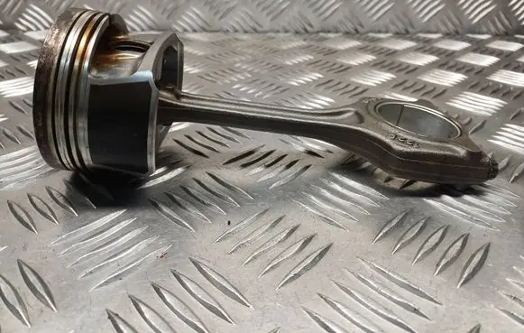Peugeot 207 Piston with connecting rod 77L54 122P