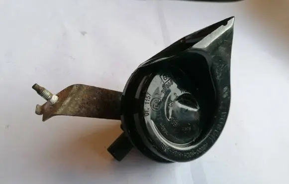 BMW 3 E46 Horn signal E9011157