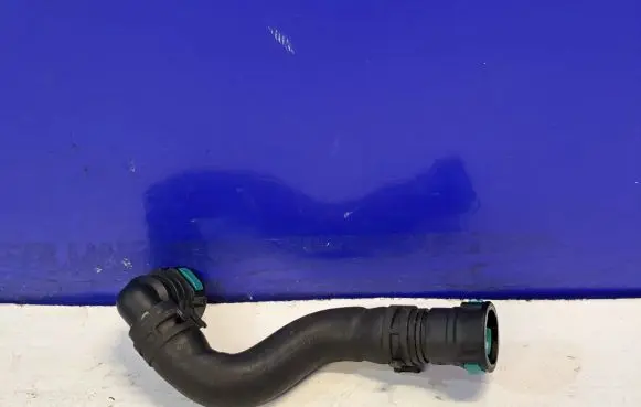 Jaguar F-Type Engine coolant pipe/hose 8W8318K579AB