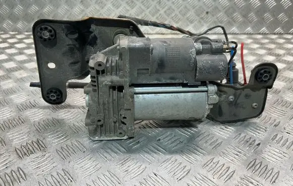 BMW X5 E70 Air suspension compressor/pump 6789938