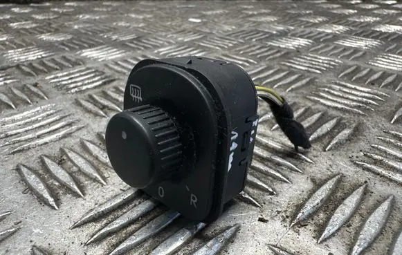 Volkswagen Tiguan Wing mirror switch 1K0959565L
