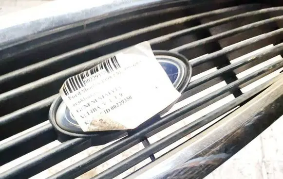 Ford Mondeo MK II Manufacturer badge logo/emblem 