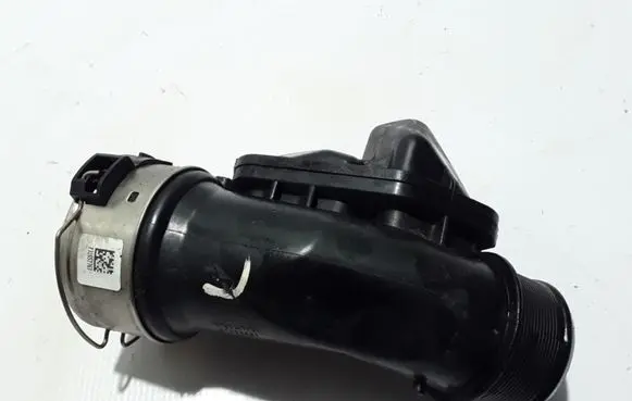 Volvo XC90 Intercooler hose/pipe 31422061
