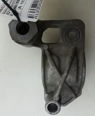 Mercedes-Benz CLS C219 Sway bar bush bracket, front A2113231226