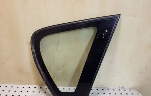 Toyota Corolla Verso E121 Rear side window
