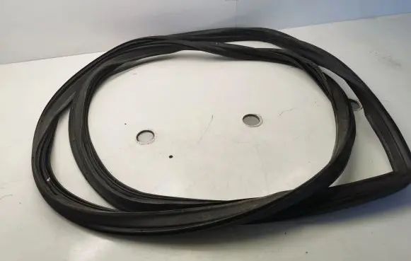 Jeep Grand Cherokee Trunk rubber seal (body) 55399175