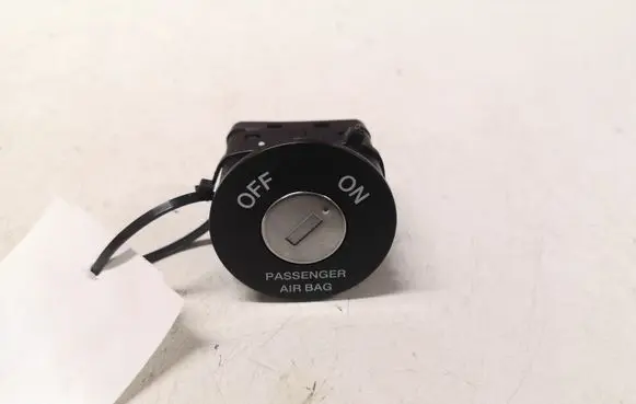 Hyundai i20 (PB PBT) Passenger airbag on/off switch 