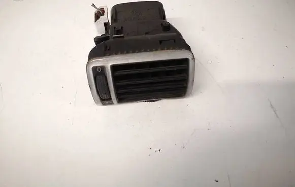 Volkswagen PASSAT B5.5 Dash center air vent grill 3B0819704D