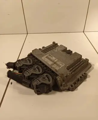 Renault Trafic II (X83) Engine control unit/module 8200935115 0281017065