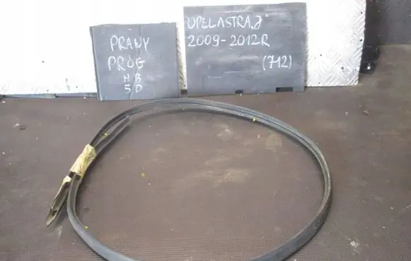 Opel Astra J Rubber seal loading door 
