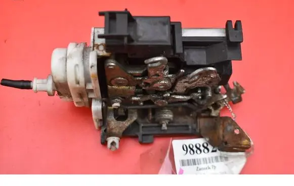 Audi A3 S3 8P Front door lock 8L1837015A