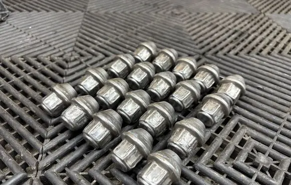 Ford Mustang VI Nuts/bolts