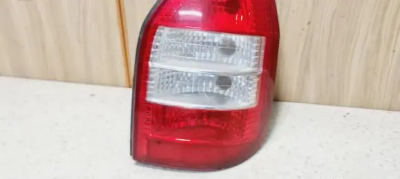 Opel Zafira A Rear/tail lights 10191710