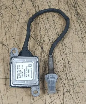 Mercedes-Benz S W222 Lambda probe sensor A0009053403