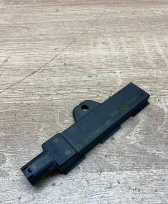 BMW 5 F10 F11 Keyless system antenna 9220831 922083102