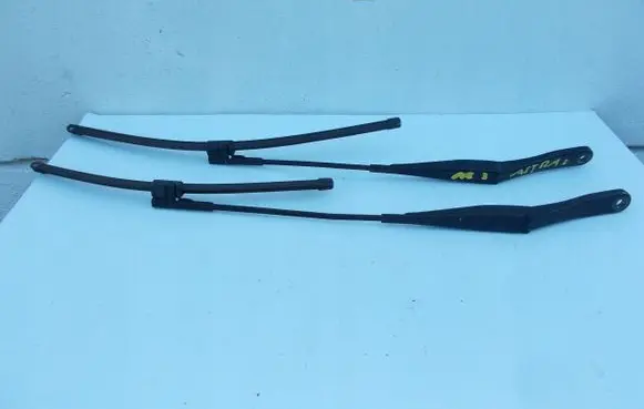Opel Astra H Front wiper blade arm