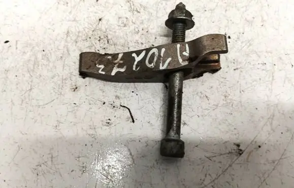 Ford Mondeo MK IV Fuel Injector clamp holder 