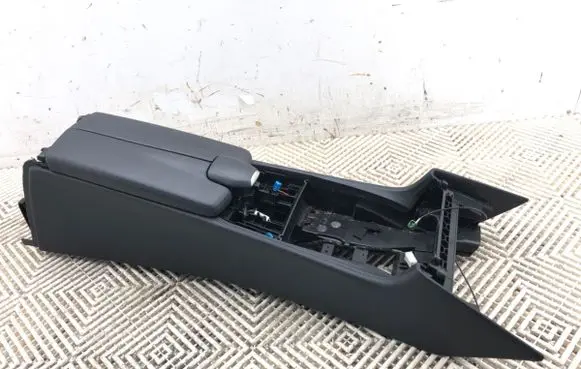 Mercedes-Benz CLK A209 C209 Center console 