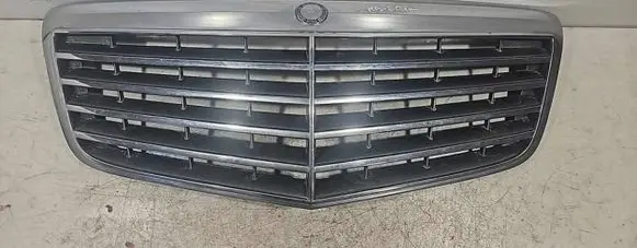 Mercedes-Benz E W211 Front bumper upper radiator grill SP5532