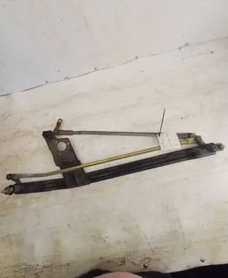 Volkswagen PASSAT B3 Front wiper linkage 357955605