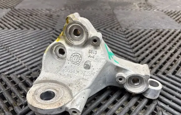 Alfa Romeo Giulia Engine mounting bracket 50545196