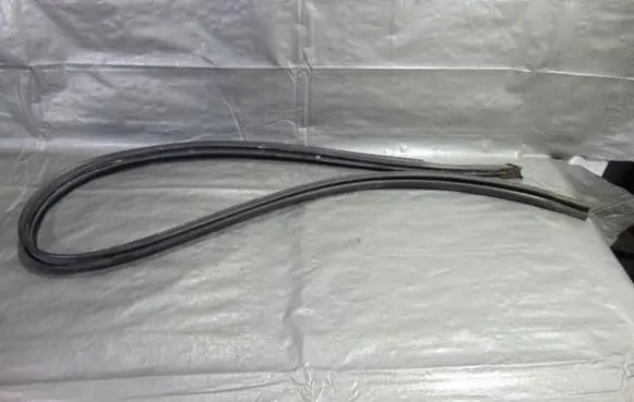 Mercedes-Benz CLK A209 C209 Rubber seal front coupe door 
