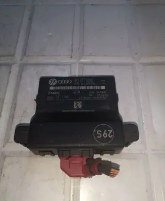 Volkswagen Touran I Gateway control module 1K0907530E 1K0907951