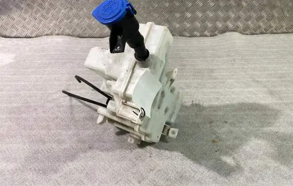 Jaguar I-Pace Windshield washer fluid reservoir/tank J9D317B613B