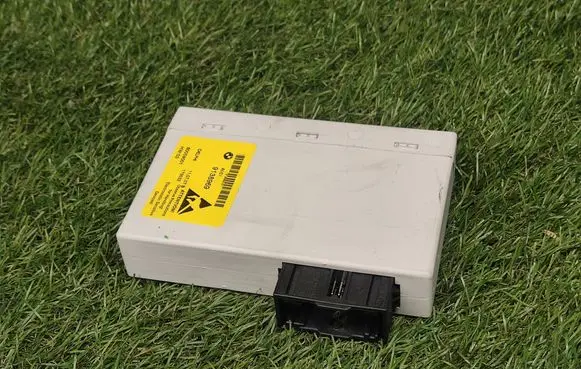 BMW 5 E60 E61 Central console control unit 9138969