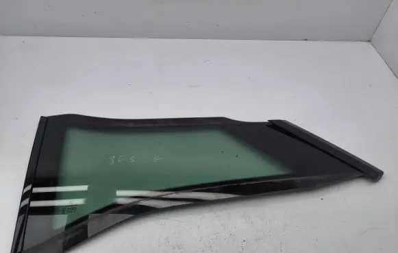 BMW i3 Rear side window 7288191