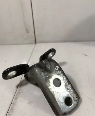 Hyundai Santa Fe Front door lower hinge 
